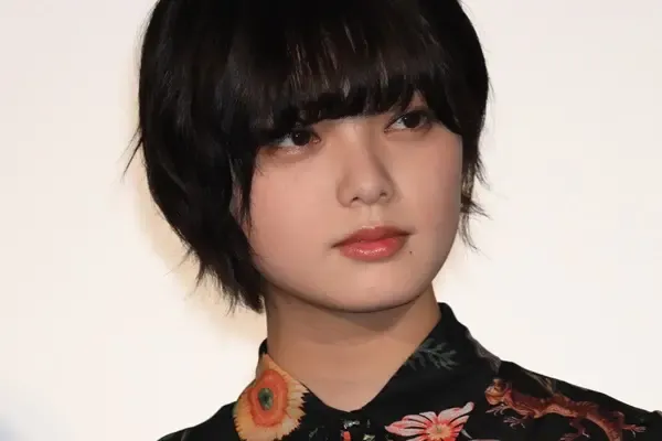 平手友梨奈の魅力と人気の秘密を徹底解説アイキャッチ