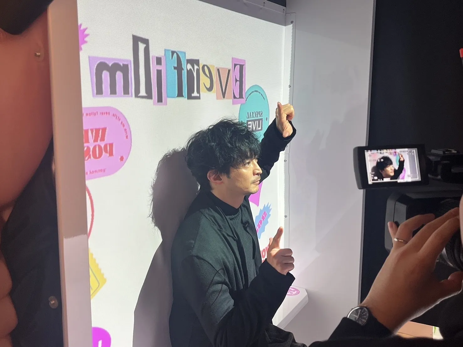 津田健次郎の『スピーキング』はいつ？日曜ラジオの聴き方とウラスピの違いアイキャッチ