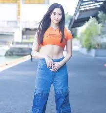井上和のへそが見える高画質画像や動画はどこ？