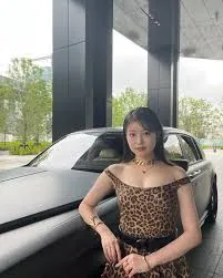 今田美桜とロールスロイスの写真は愛車?ヒョウ柄の真相と年収を調査!アイキャッチ