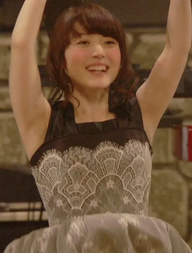 花澤香菜の脇がスパイシーと言われるのはなぜ?